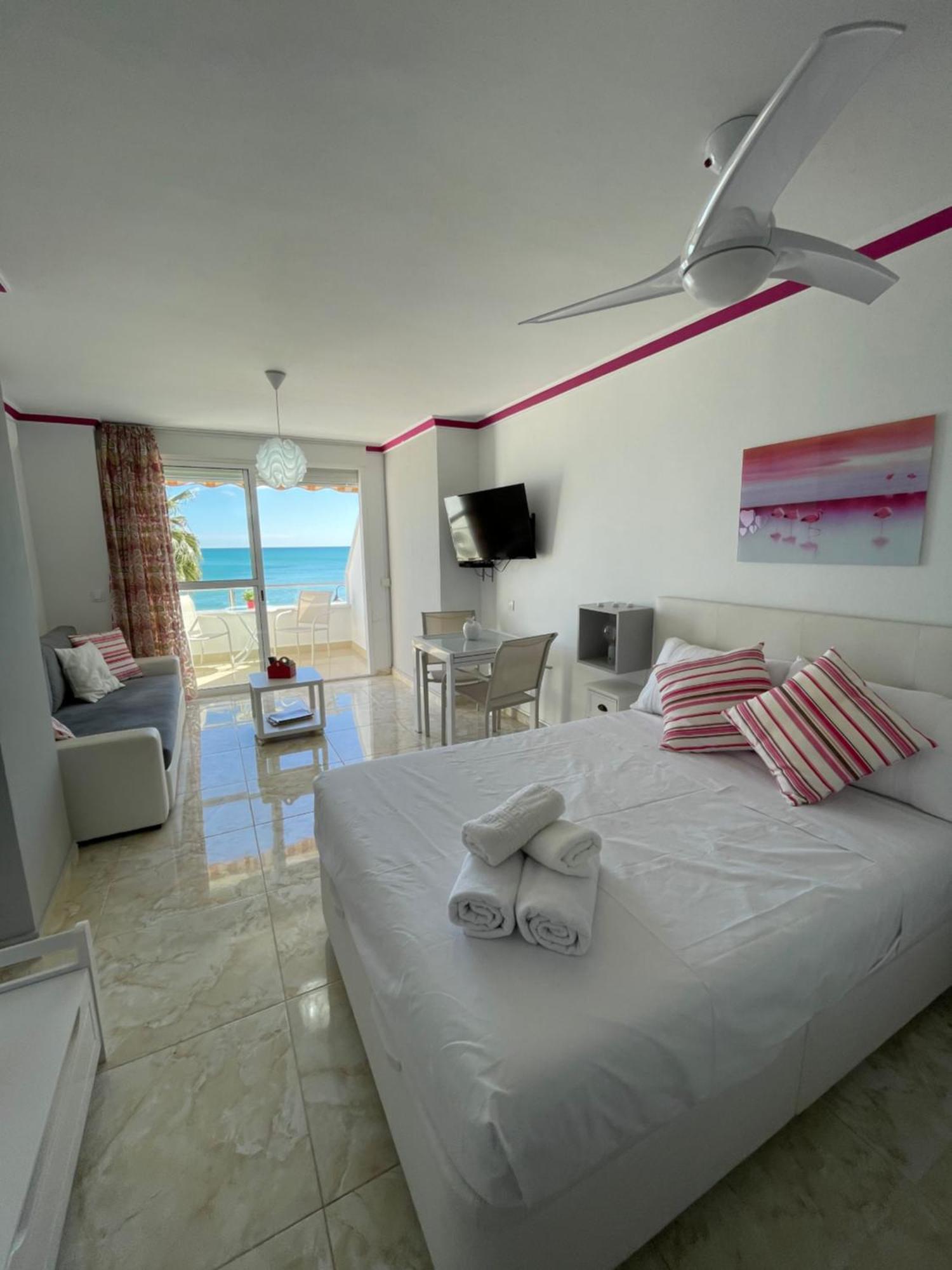 Roca Chica. Studio - First Line Beach Torremolinos Zewnętrze zdjęcie